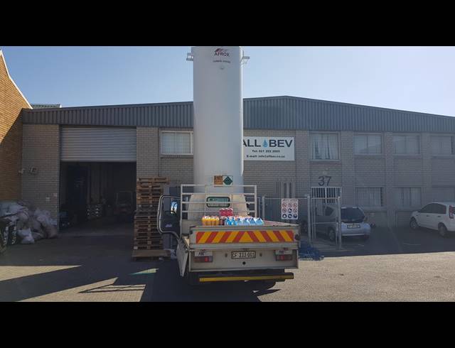 1,138M² FACTORY TO LET IN EVERITE INDUSTRIA